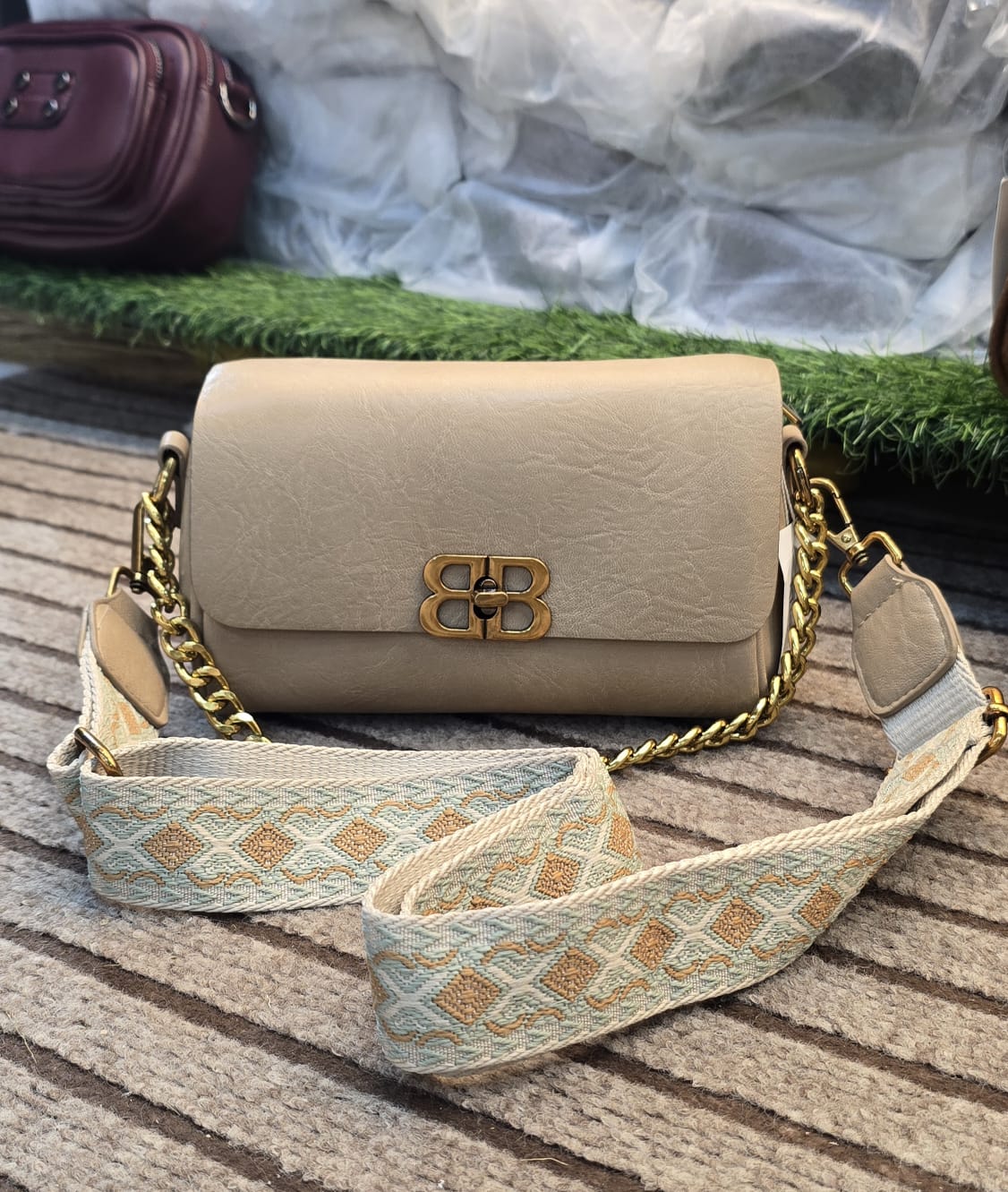 Classy Wardrobe Noir Charm Chain Sling – Fancy Leathe