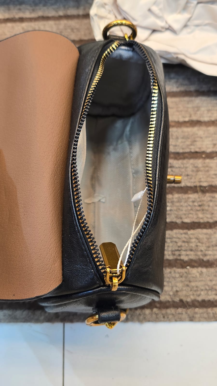 Classy Wardrobe Noir Charm Chain Sling – Fancy Leathe