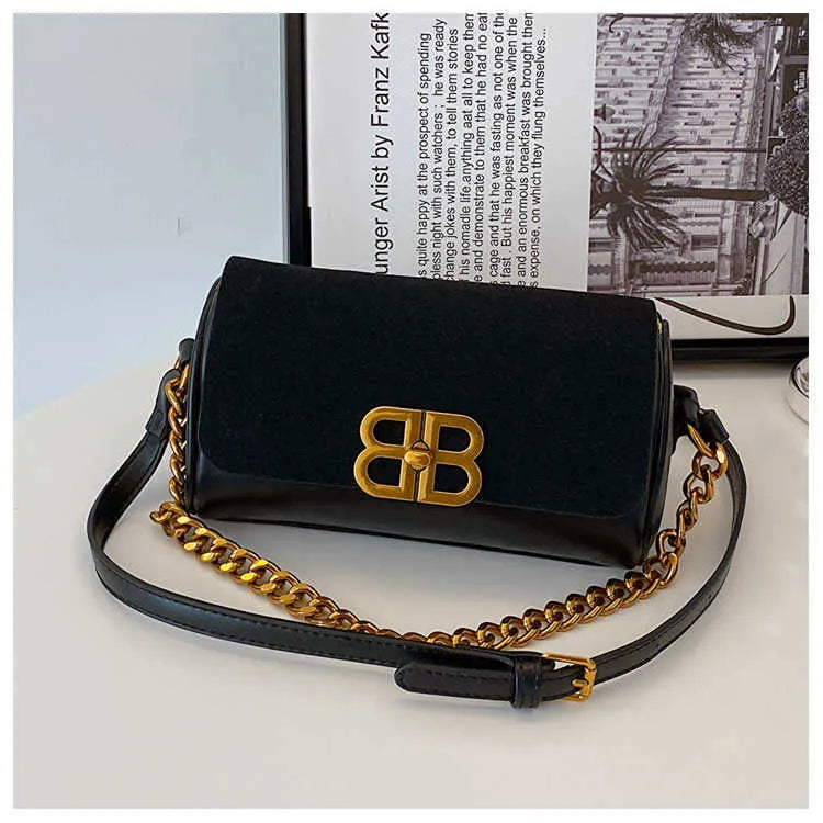 Classy Wardrobe Noir Charm Chain Sling – Fancy Leathe